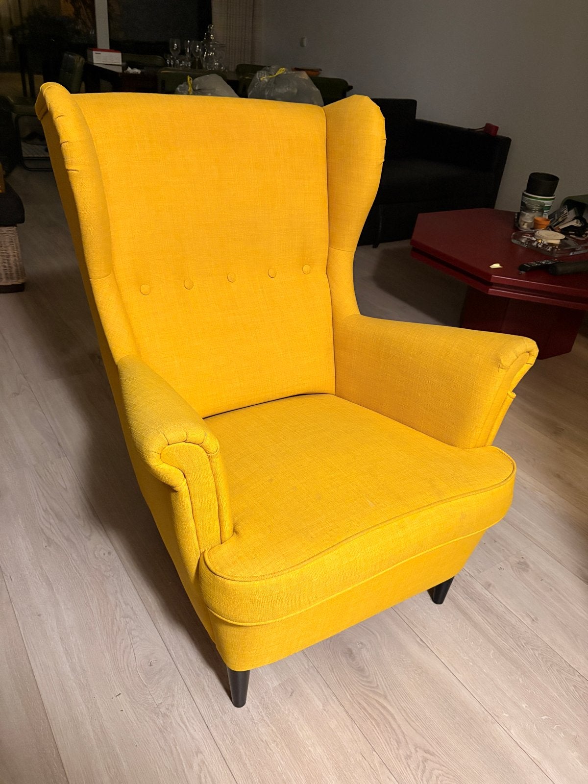 Oker gele oorfauteuil Strandmon IKEA, Huis en Inrichting, Ophalen of Verzenden, Gebruikt, Stof, 75 tot 100 cm