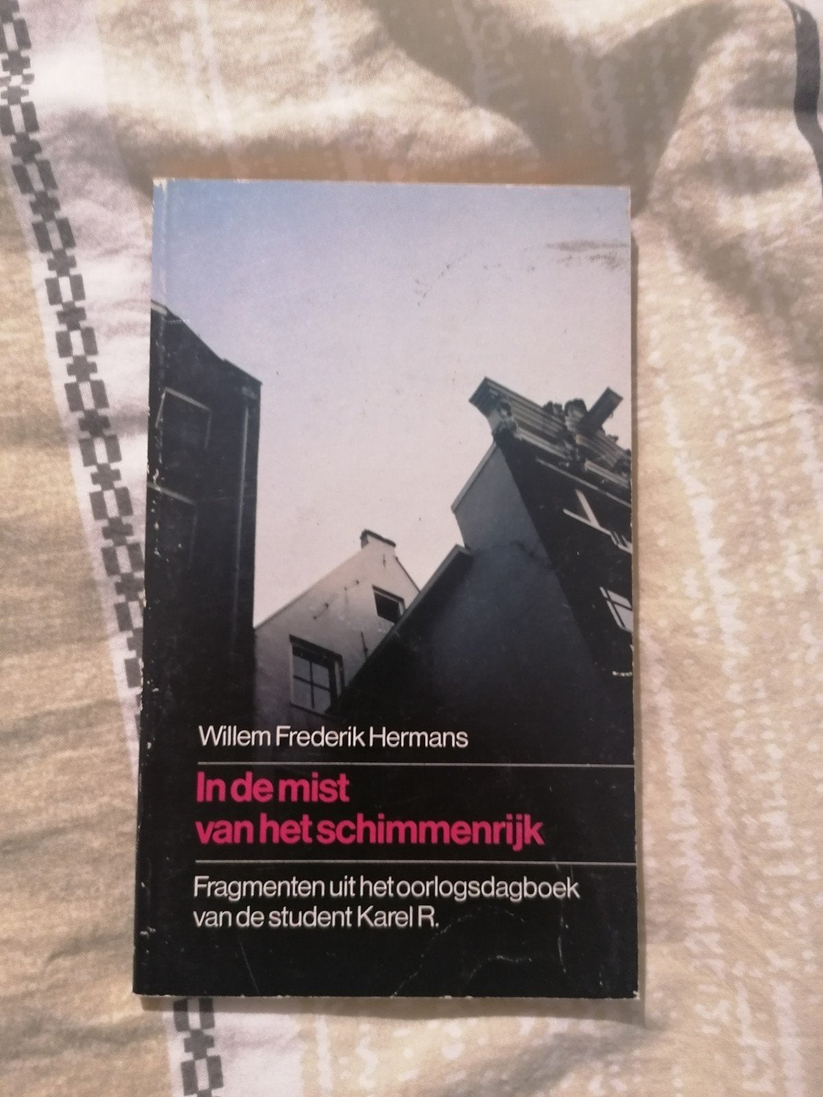 W.F. Hermans - In de mist van het schimmenrijk (1993), Boeken, Ophalen of Verzenden, Gelezen, Willem Frederik Hermans, Nederland
