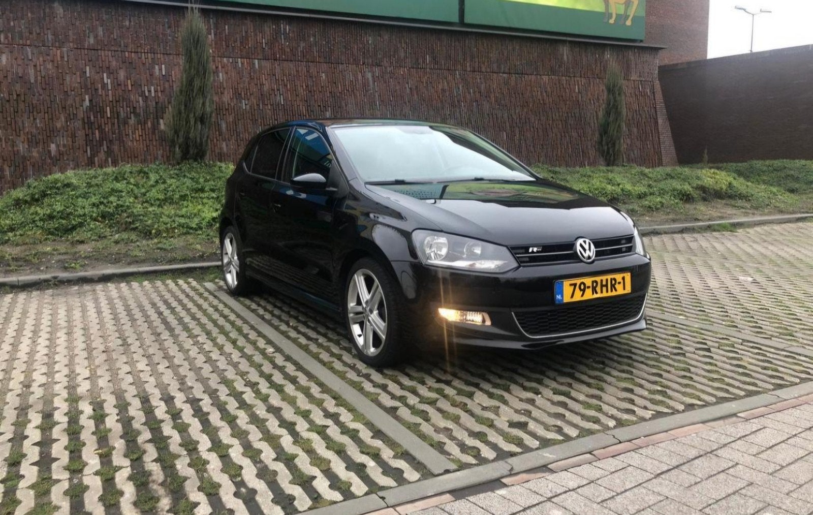 Volkswagen Polo 1.2 TDI 55KW BM 2011 Zwart, Auto's, Voorwielaandrijving, 74 pk, 1199 cc, 96 €/maand