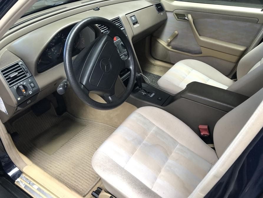 Oldtimer Classic car Mercedes C190 benzine, foto 6