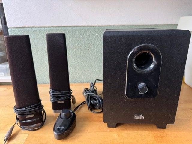 speakerset voor pc met subwoofer Hercules 2.040 slim, Computers en Software, Ophalen of Verzenden, Zo goed als nieuw, Hercules