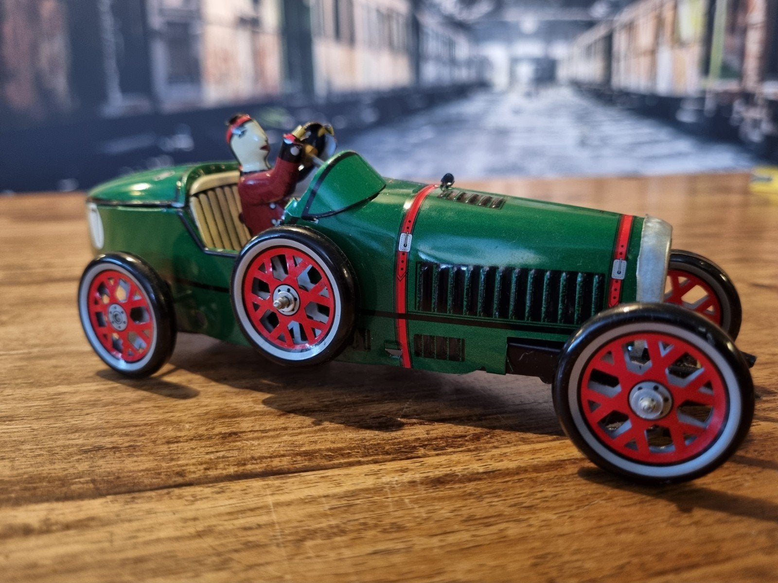 Vintage Opwindbare Bugatti met Coureur - Groen, Ophalen of Verzenden, Zo goed als nieuw