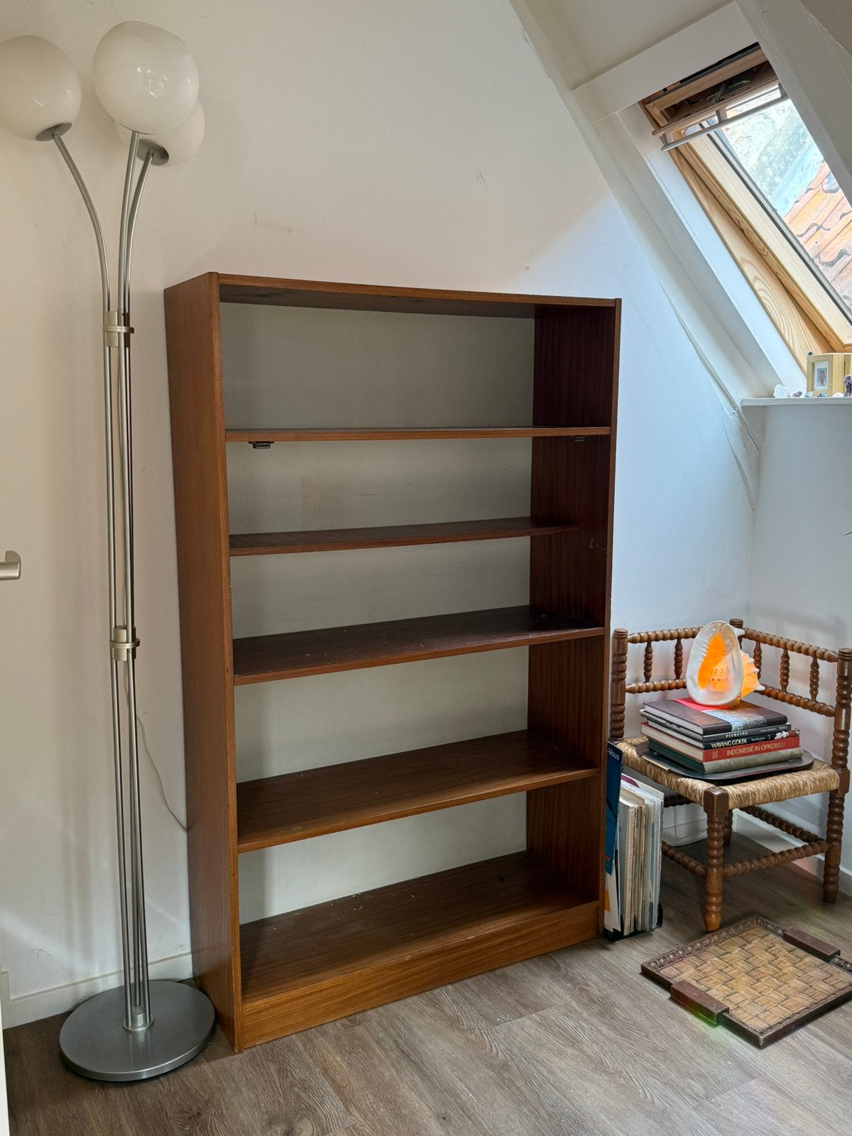 Scandinavische boekenkast gratis, Ophalen, Met plank(en), Gebruikt, Deens
