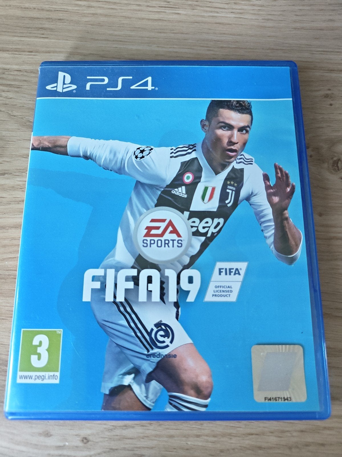 FIFA 19 PS4 - Voetbalgame met Cristiano Ronaldo, Spelcomputers en Games, Gebruikt, Ophalen of Verzenden, Eén computer, Sport