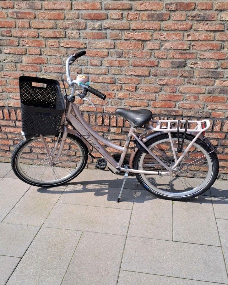 Nette Batavus meisjesfiets.  24  inch, Ophalen, Terugtraprem, Versnellingen, Batavus®