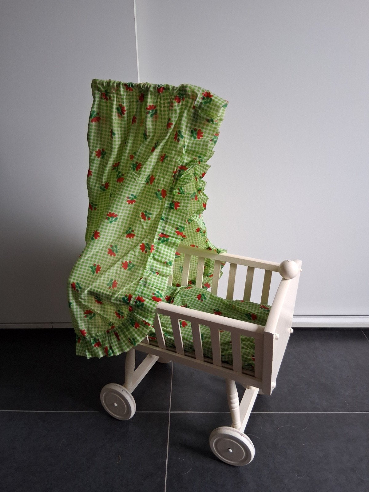 Houten poppenwieg, Ophalen, Gebruikt, Babypop