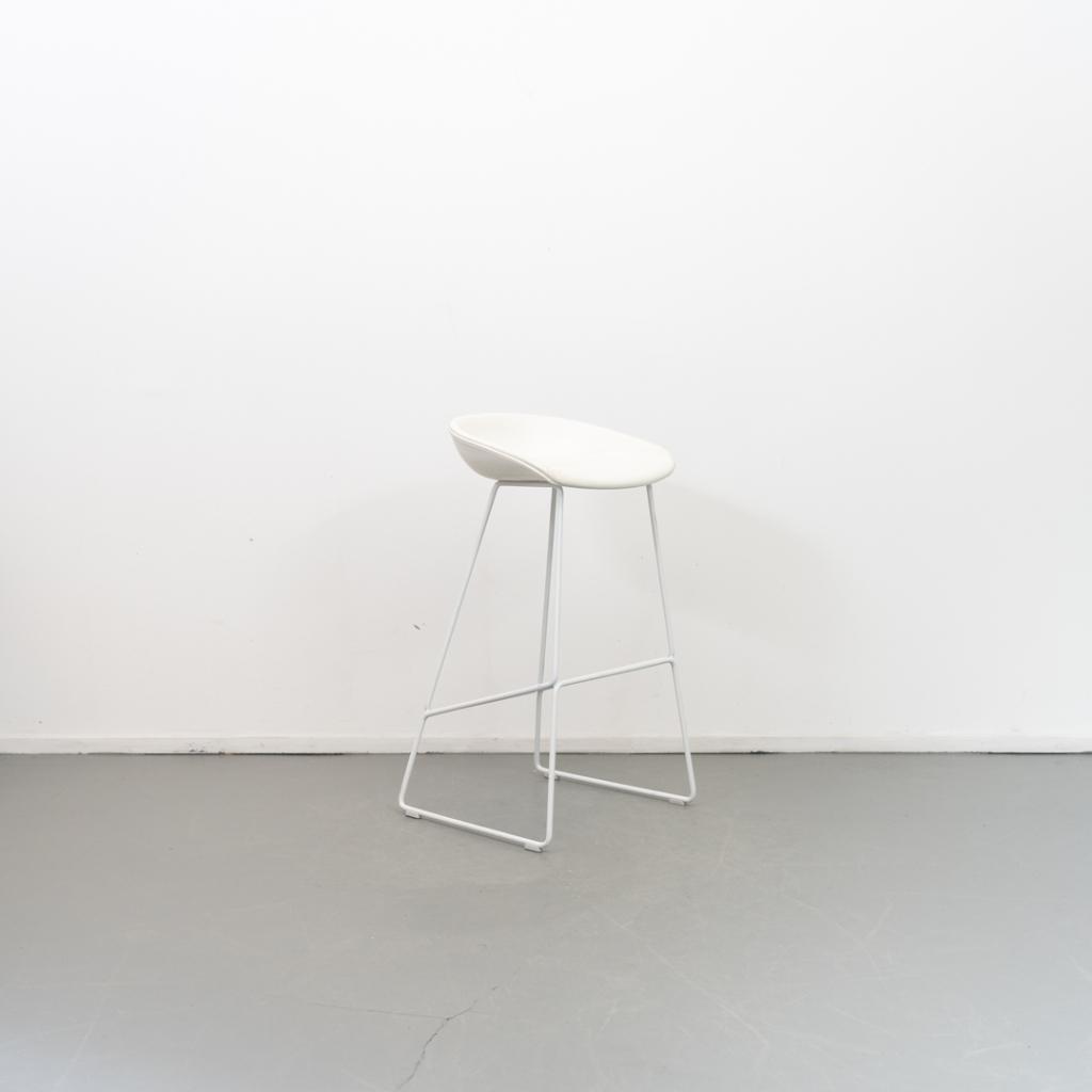 6 Hay about a Stool AAS38 Wit Leer