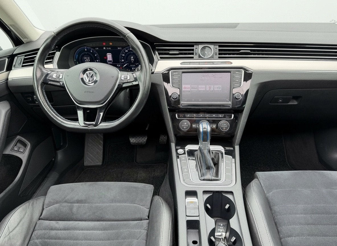 Volkswagen Passat Variant 1.4 TSI GTE Connected Series Plus,, Auto's, Dealer onderhouden, Gebruikt, Zwart, Hybride Elektrisch/Benzine