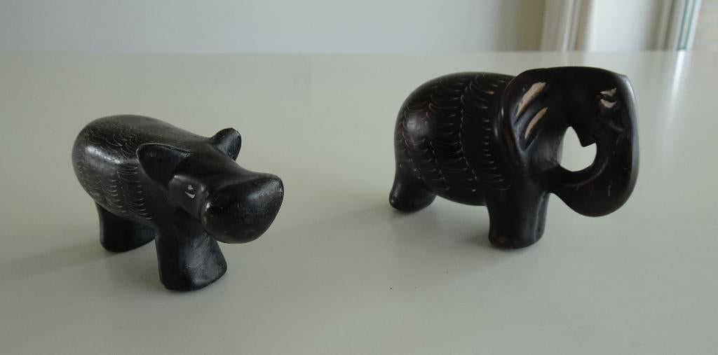 2 Vintage Olifant en Tapir Figuren Handgemaakt van Steen, Antiek en Kunst, Ophalen