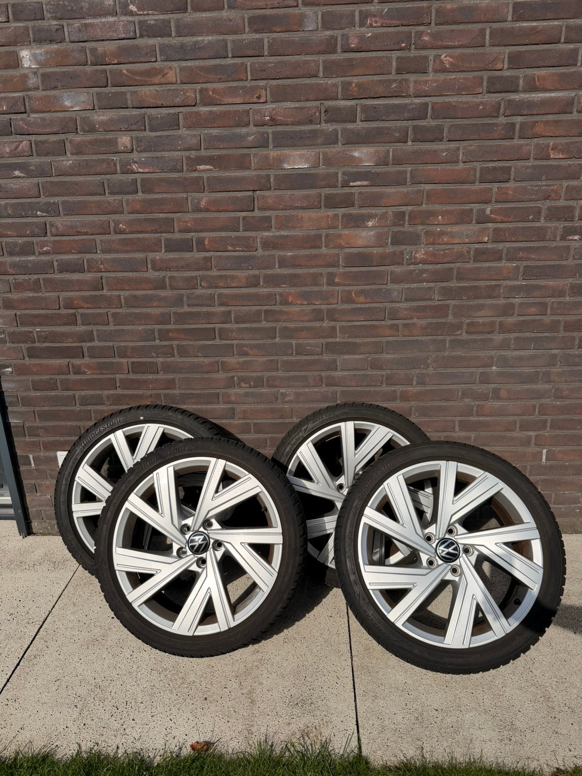 Originele VW Golf 8 18” winterset – Bridgestone, Auto-onderdelen, Ophalen, 18 inch, Gebruikt, Banden en Velgen