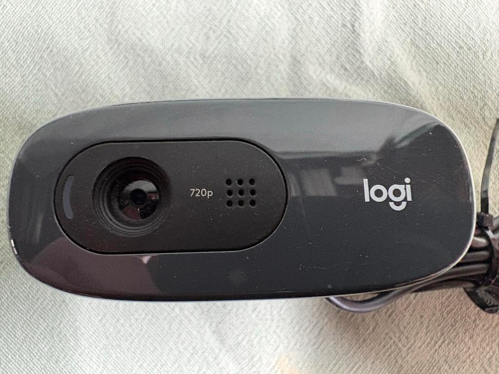 Logitech Webcam C270 HD 720p met microfoon, Computers en Software, Webcams, Gebruikt, Ophalen of Verzenden, Windows, Monitorclip