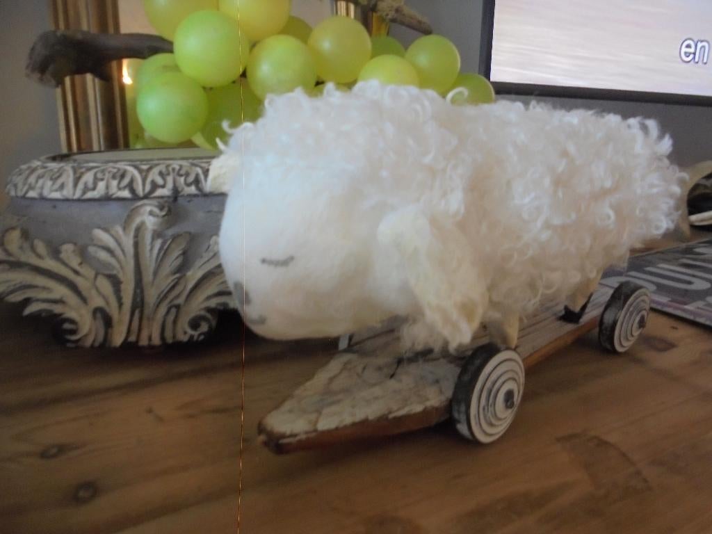 schaapje, verrijdbaar karretje, schaap op wagentje, Ophalen of Verzenden