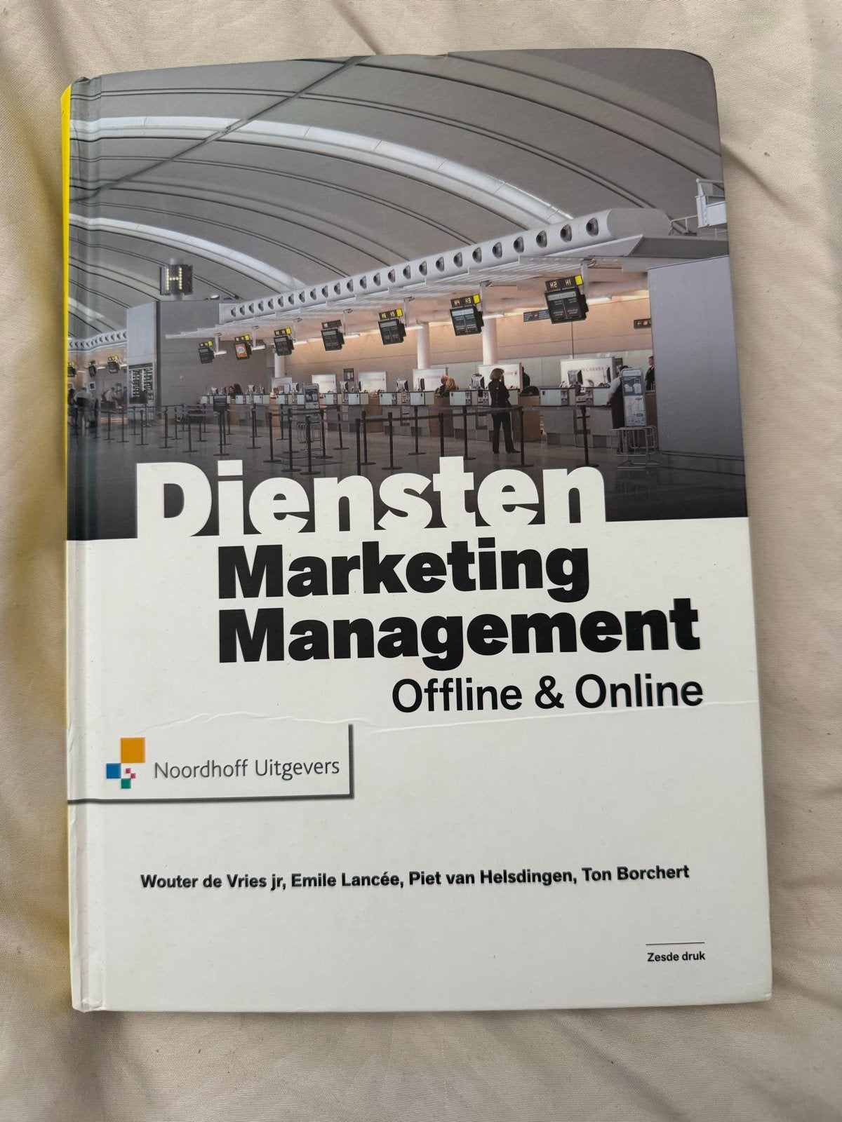 Diensten Marketing Management Offline & Online, Boeken, Ophalen of Verzenden, Zo goed als nieuw, Economie en Marketing