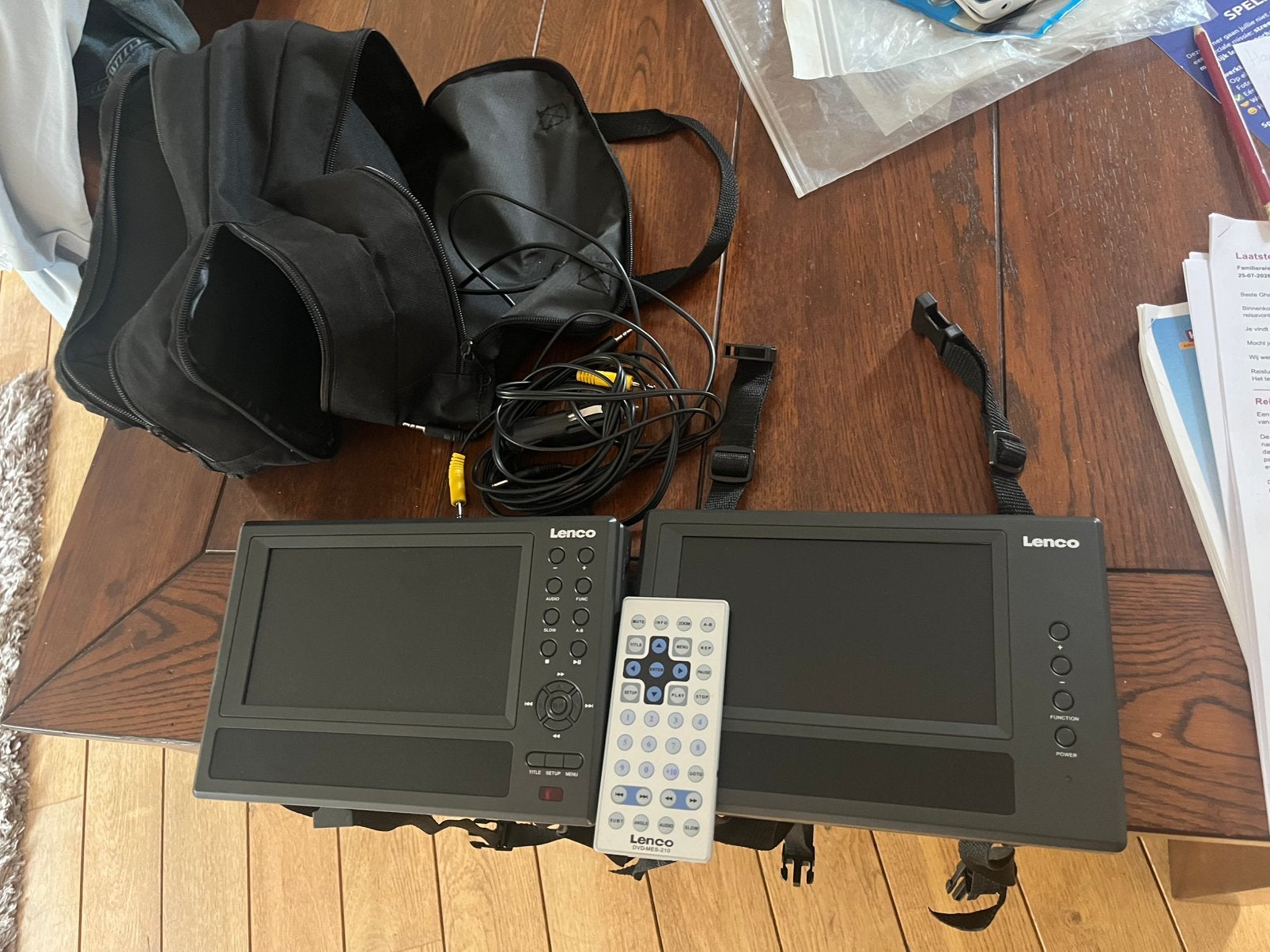 2 Lenco draagbare LCD schermen met tas-AB en verzendkosten, Ophalen of Verzenden, Zo goed als nieuw, Overige merken