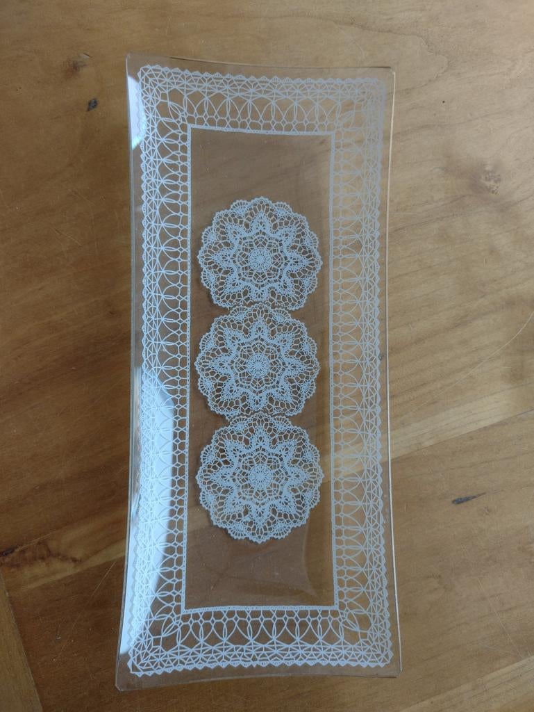 Vintage Glazen Cakeschaal met Kantpatroon, Antiek en Kunst, Antiek | Glas en Kristal, Ophalen of Verzenden