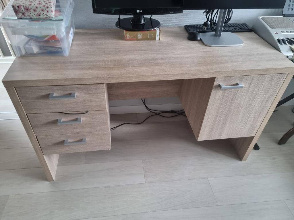 Bureau gratis, Ophalen, Gebruikt