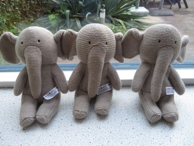 Olifant van Hema zacht grijs gebreid meet ca 30 cm totaal, Hema, Grijs, Ophalen of Verzenden, Zo goed als nieuw