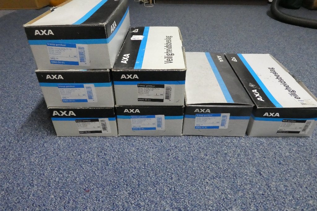 nieuwe AXA veiligheidsbeslagen / garnituur deur, Ophalen of Verzenden, Nieuw, Rvs, Slot