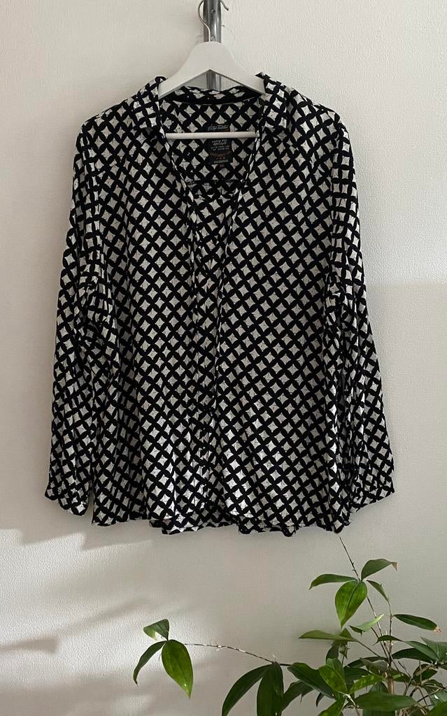 Prachtige blouse/top van S’QUESTO..mt:44, B, Zwart, Maat 42/44 (L), Ophalen of Verzenden