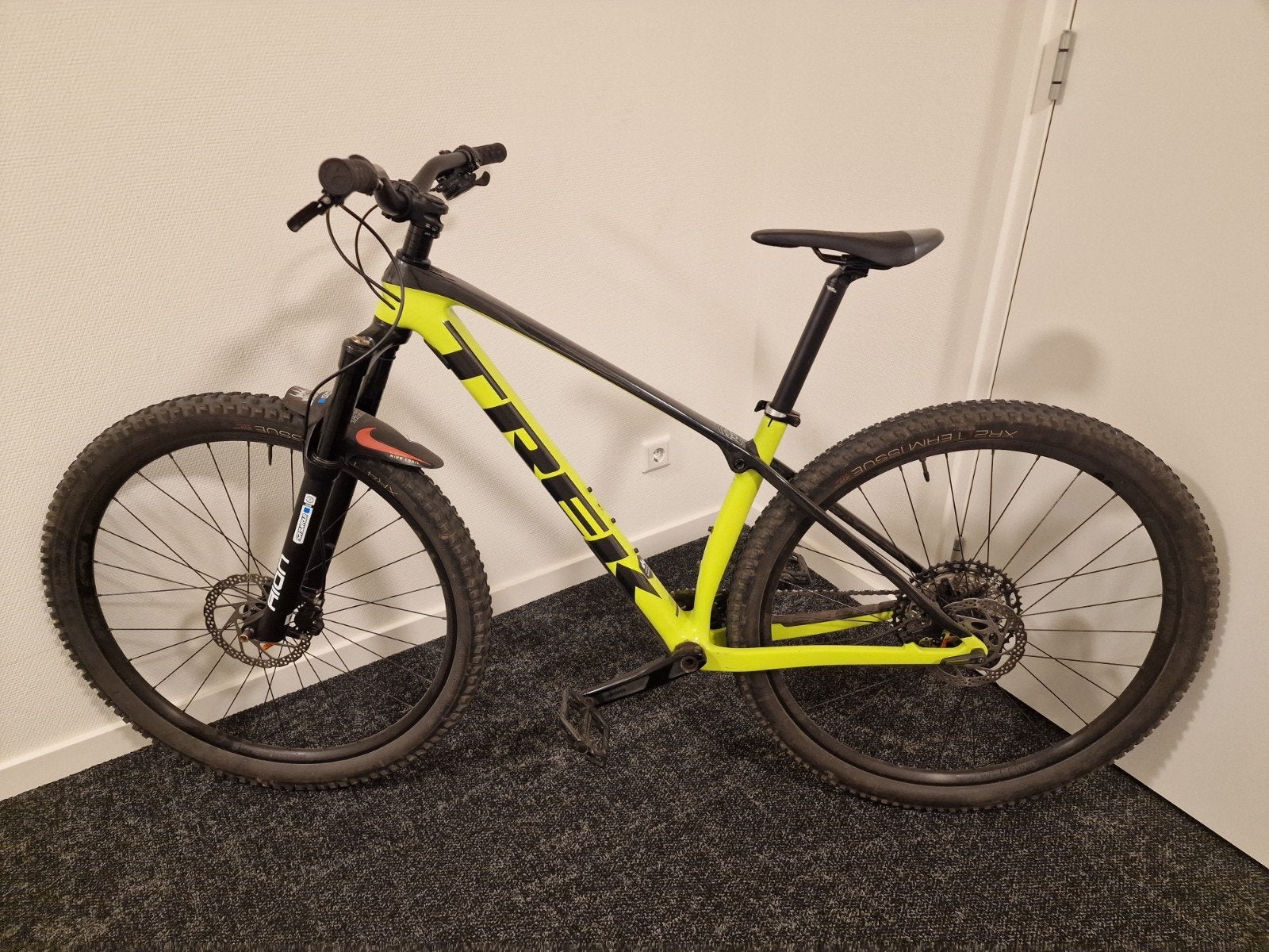TREK PROCALIBER 9.6 OCLV CARBON ZGAN maat M, Ophalen, Zo goed als nieuw, Trek