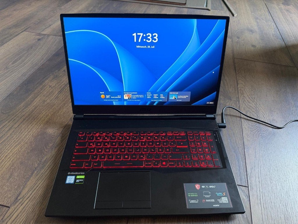 MSI Gaming Laptop GL75 95C with Mouse, Bag and Mousepad, Computers en Software, Windows Laptops, Zo goed als nieuw, 17 inch of meer