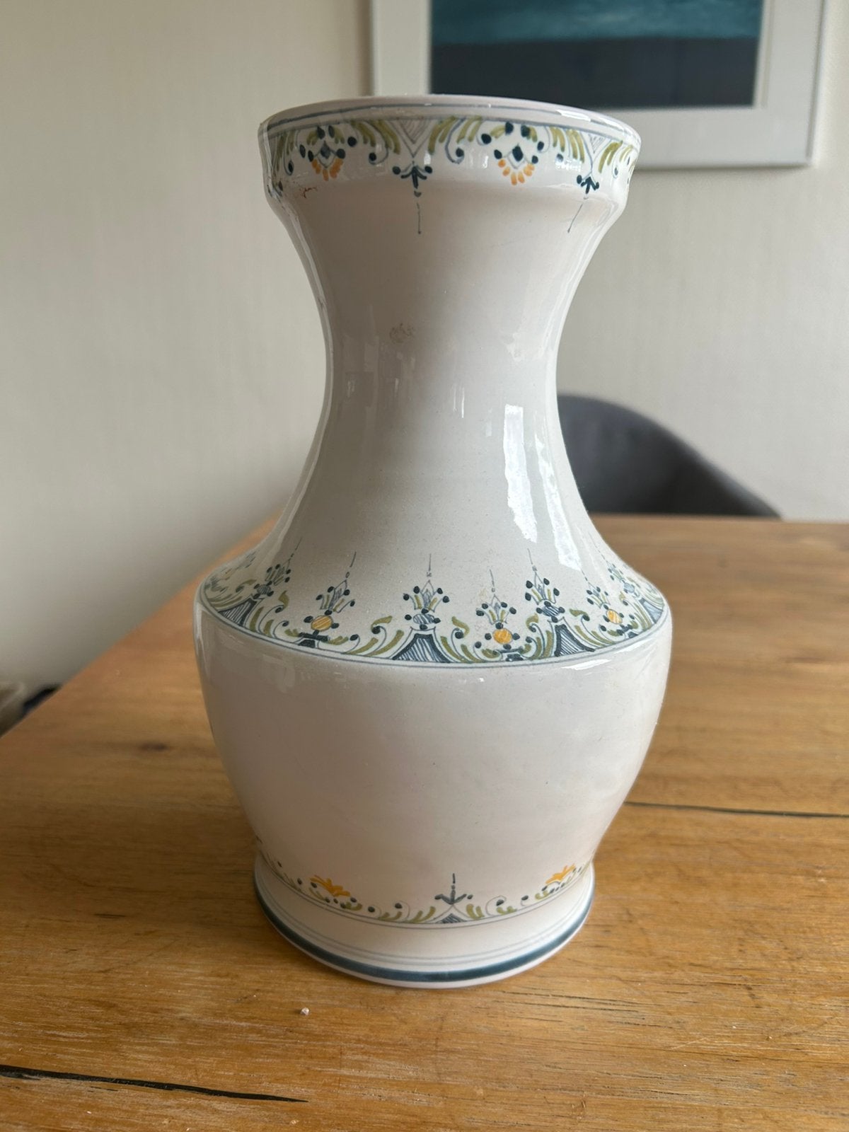 Moustiers vaas, Huis en Inrichting, Woonaccessoires | Vazen, Overige kleuren, Aardewerk of Porselein, Ophalen of Verzenden, Zo goed als nieuw