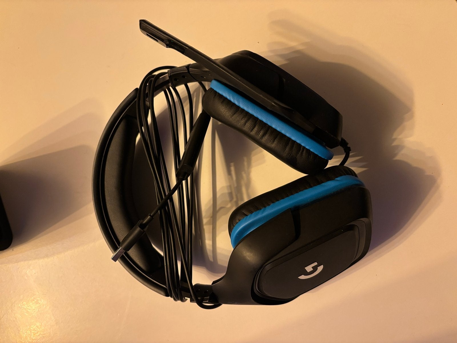 Logitech G432 Gaming Headset, Computers en Software, Headsets, Ophalen of Verzenden, Zo goed als nieuw, Over-ear, Gaming headset