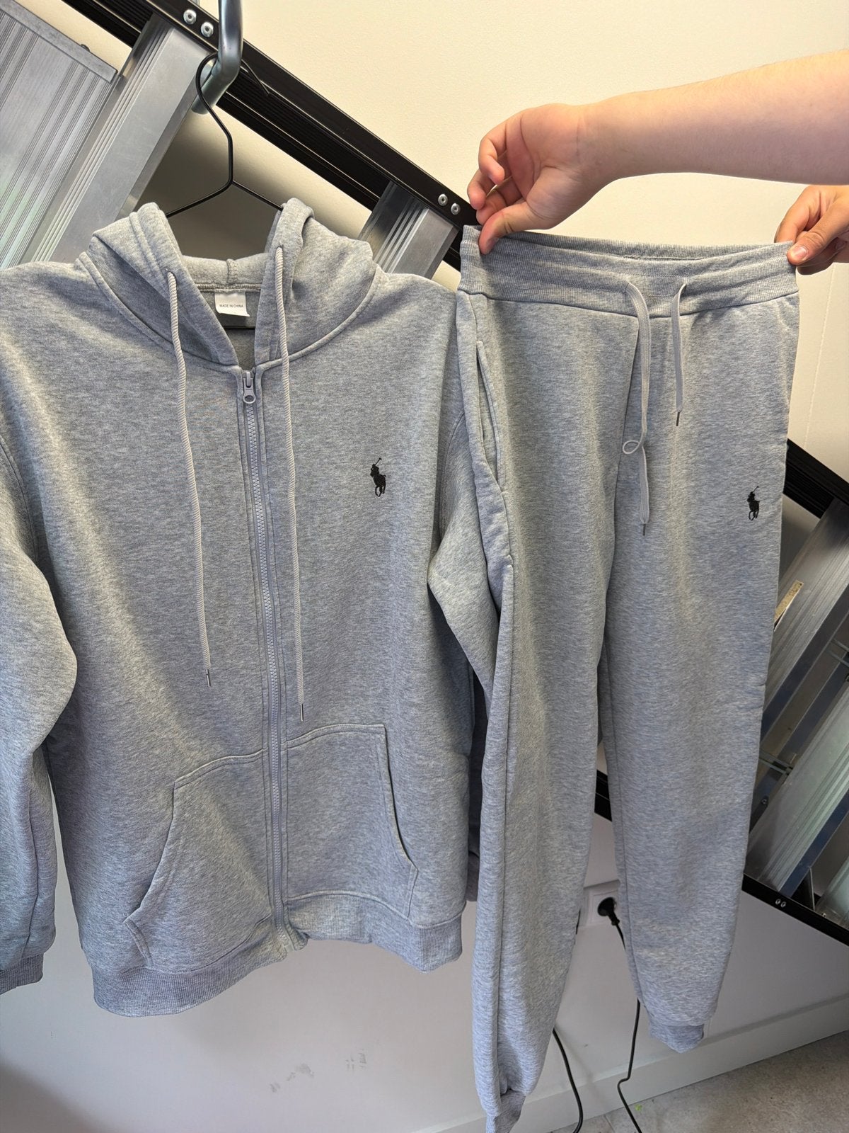 Polo Ralph Lauren Trainingspak Grijs - Zo goed als nieuw, Ophalen of Verzenden, Zo goed als nieuw, Maat 52/54 (L), Grijs