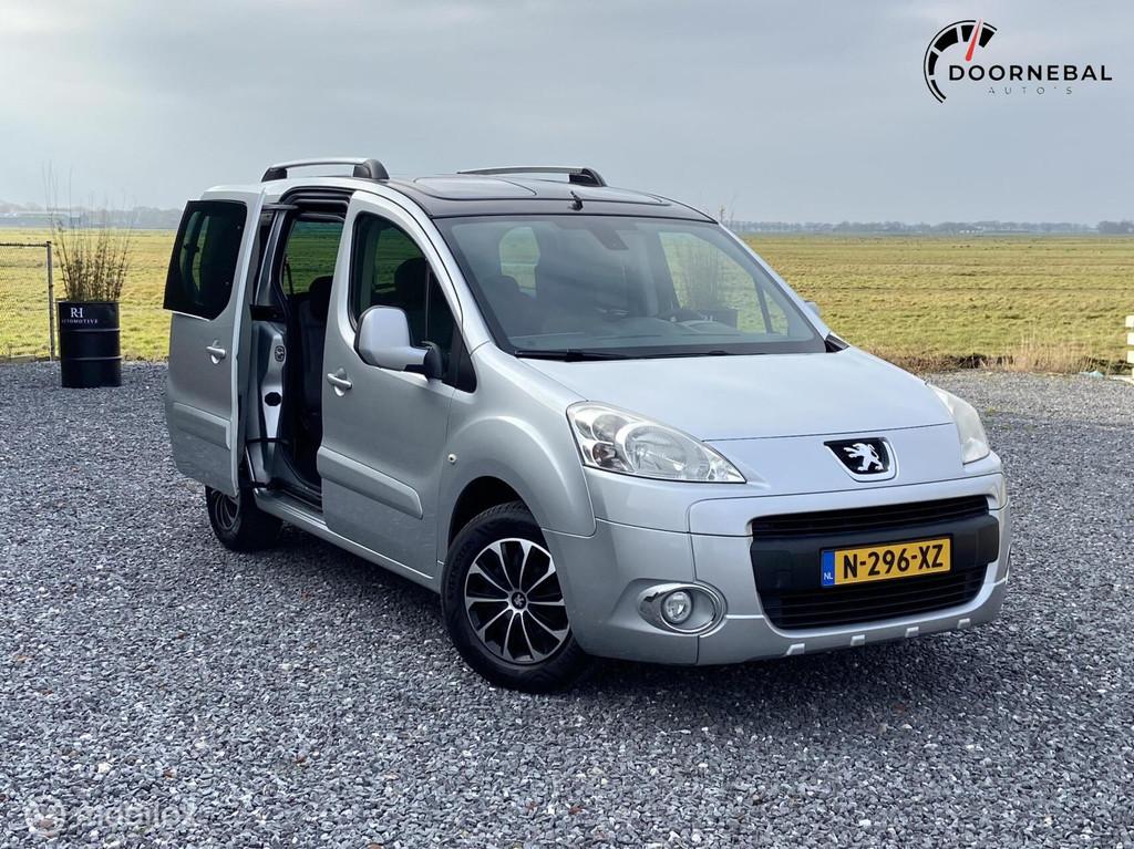 Peugeot Partner Tepee 1.6 VTi Access / GLAZEN DAK / AIRCO !, Auto's, Peugeot, Voorwielaandrijving, Euro 5, Gebruikt, Zwart