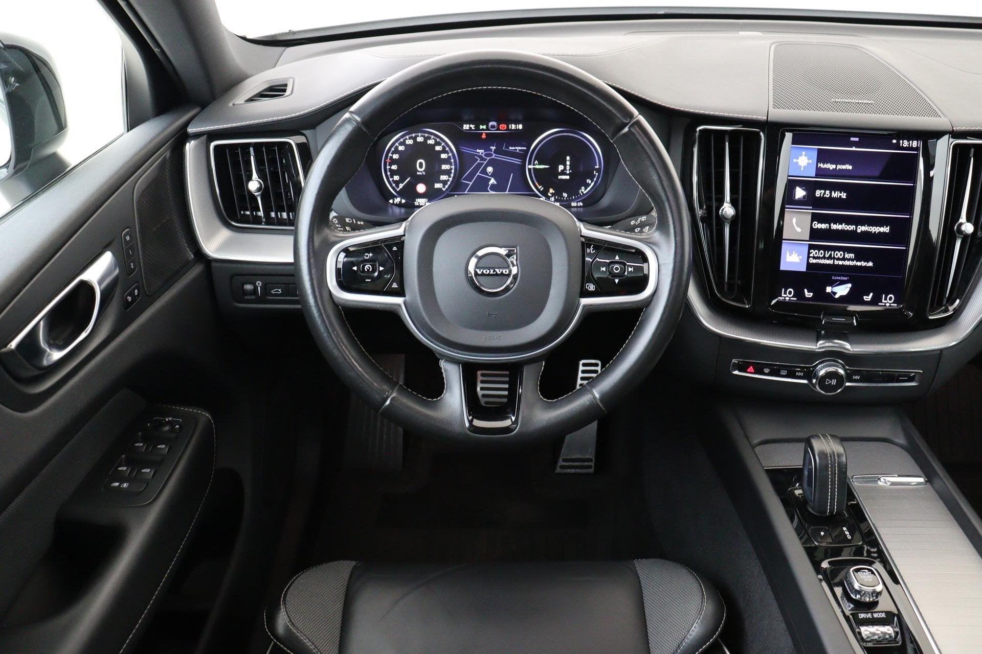 Volvo XC60 T6 RECHARGE AWD R-DESIGN -PANO.DAK|HARMAN/KARDON|, Auto's, 12 maanden, Gebruikt, Euro 6, 138 €/maand