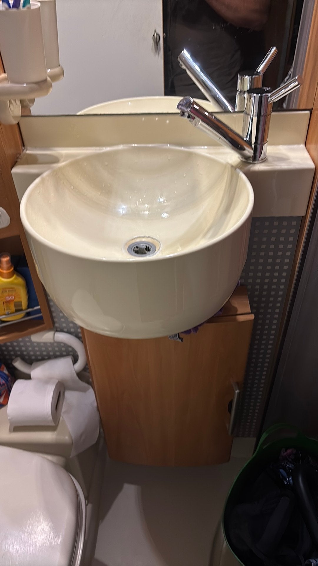 Gezocht: hymer wasbak uit de jaren rond 2004, Zo goed als nieuw, Minder dan 100 cm, Wasbak of Wastafel, 25 tot 50 cm