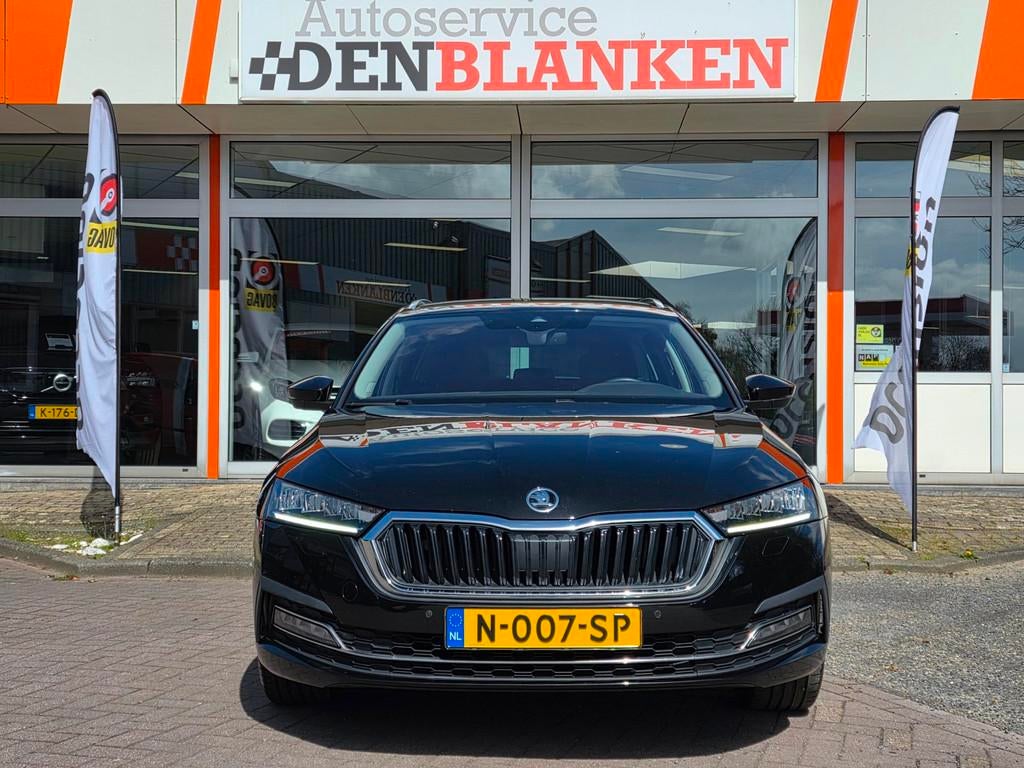 Skoda Octavia Combi 1.0 e-TSI Business Edition Plus Automaat, Auto's, Stof, Gebruikt, Origineel Nederlands, 690 kg