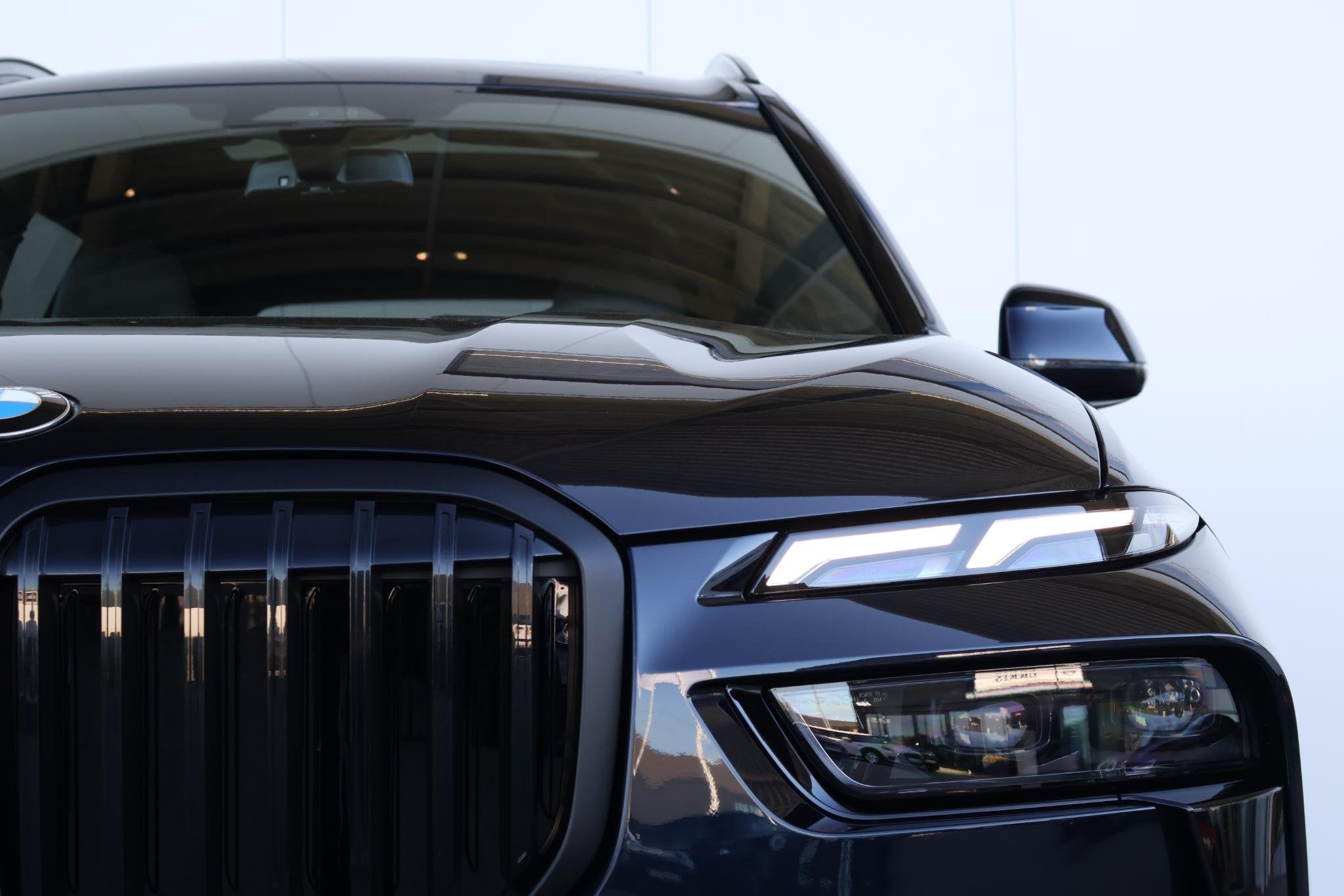 BMW X7 xDrive40i | M Sportpakket Pro | Comfort Pack | Exclus, Auto's, Automaat, Verwarming stoelen achter, 7 stoelen, Zwart