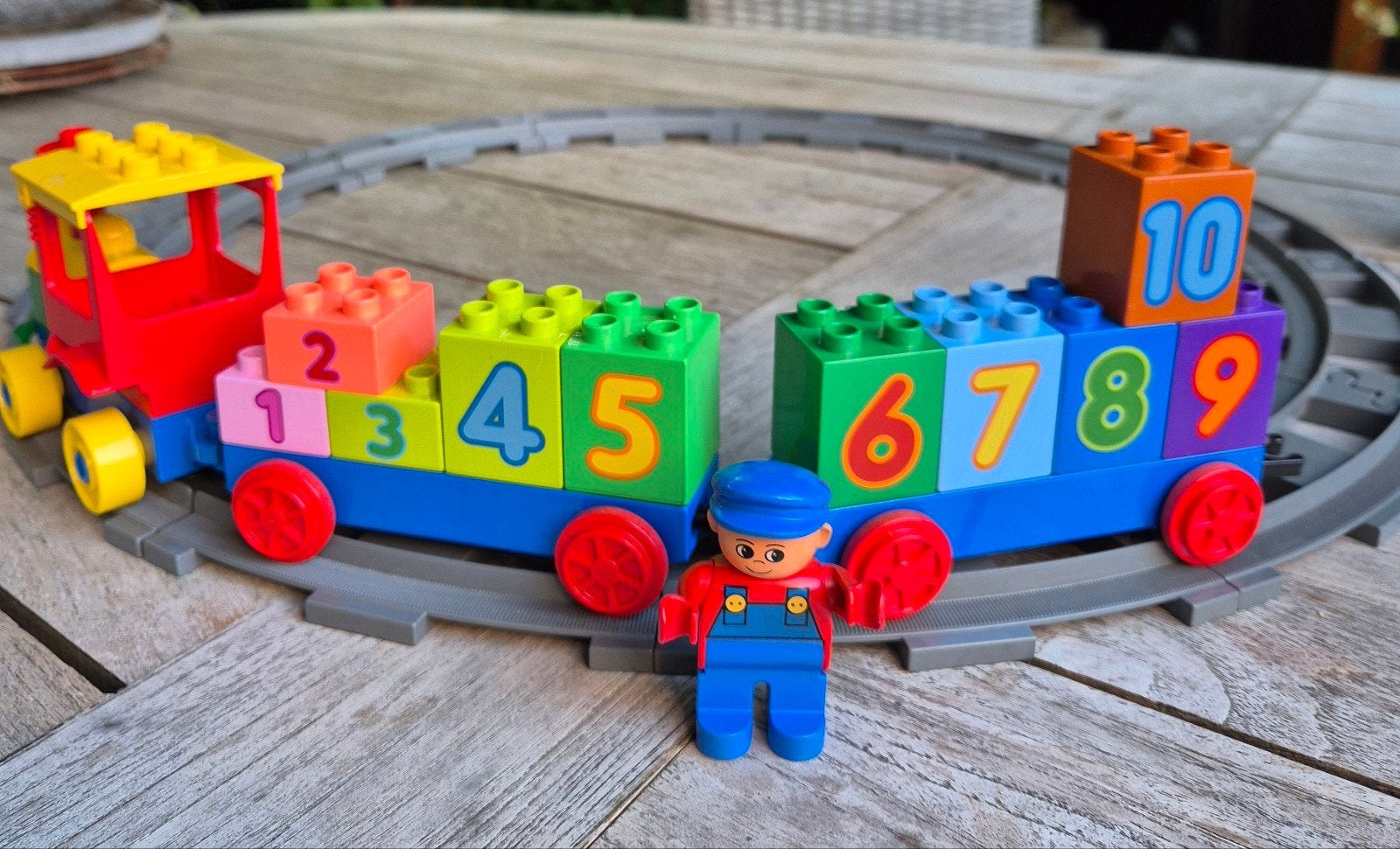 Lego Duplo Cijfertrein 1 t/m 10 met machinist en rails, Ophalen of Verzenden