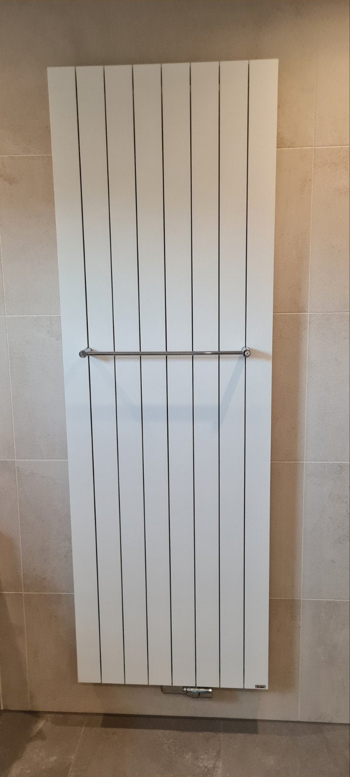 Witte Vasco radiator met handdoek rek, Ophalen, Radiator, Minder dan 60 cm, Zo goed als nieuw