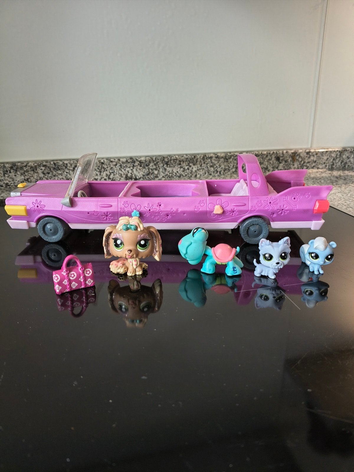 Littlest Pet Shop Roze Cabriolet met 4 Dieren en Accessoires, Ophalen of Verzenden, Gebruikt, Jongen of Meisje