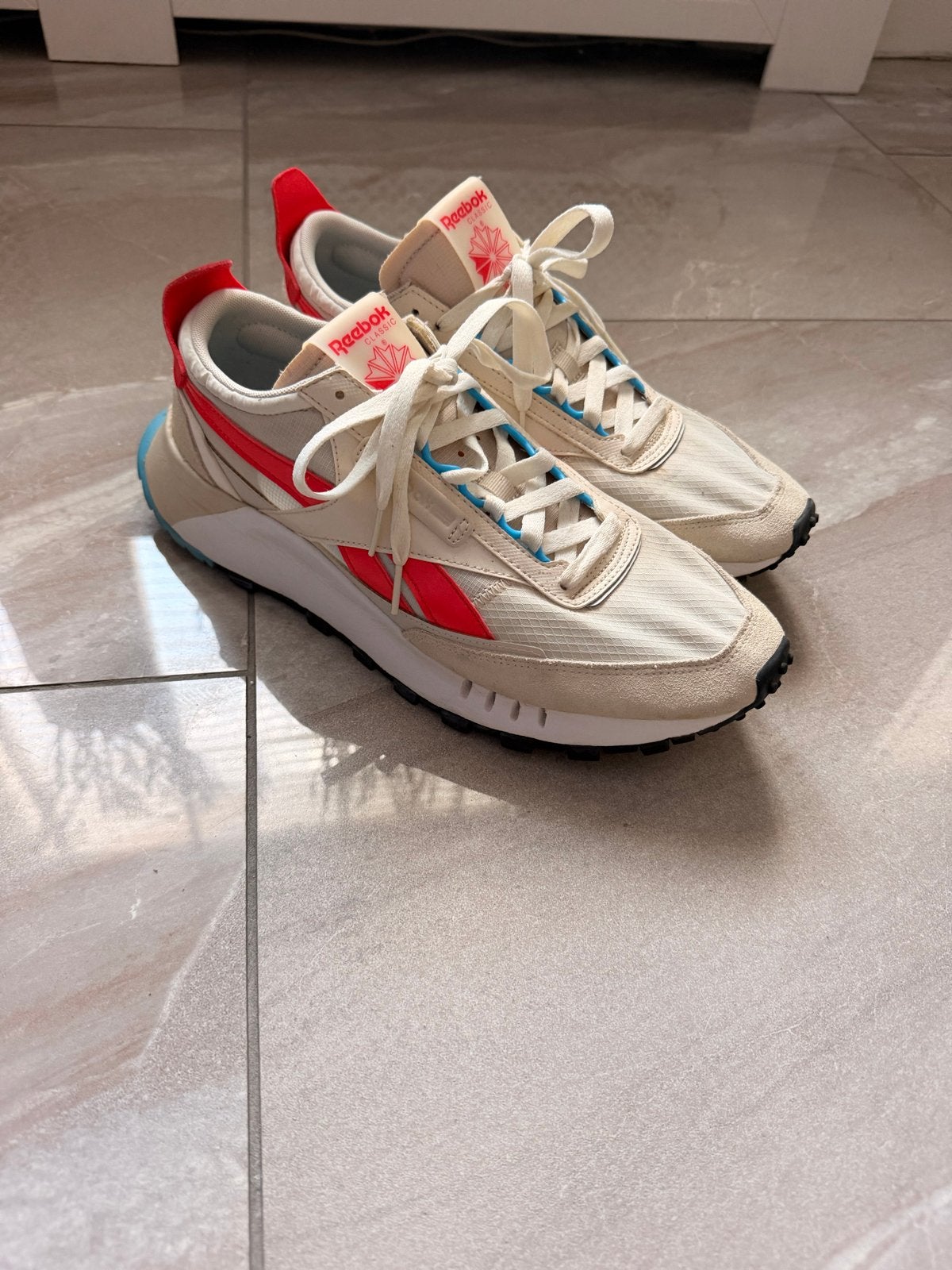 Reebok Classic Sneakers - Maat 43 - Zo goed als nieuw, Kleding | Dames, Beige, Ophalen of Verzenden, Sneakers of Gympen, Zo goed als nieuw