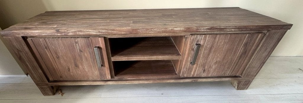 Stoer tv-meubel 160 cm in massief hout met deuren en vakken, Huis en Inrichting, Ophalen, 150 tot 200 cm, Zo goed als nieuw, Minder dan 100 cm
