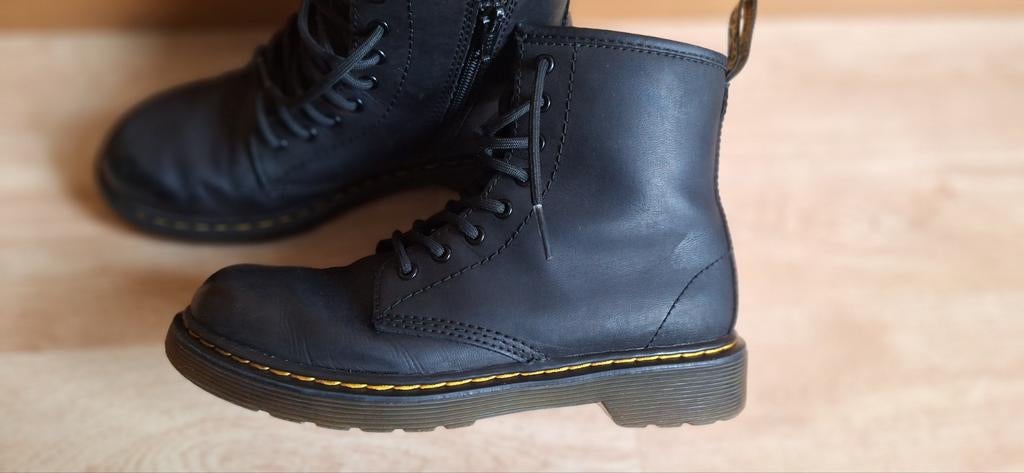 Dr Martens maat 34 zgan, Kinderen en Baby's, Kinderkleding | Schoenen en Sokken, Ophalen of Verzenden, Zo goed als nieuw, Schoenen