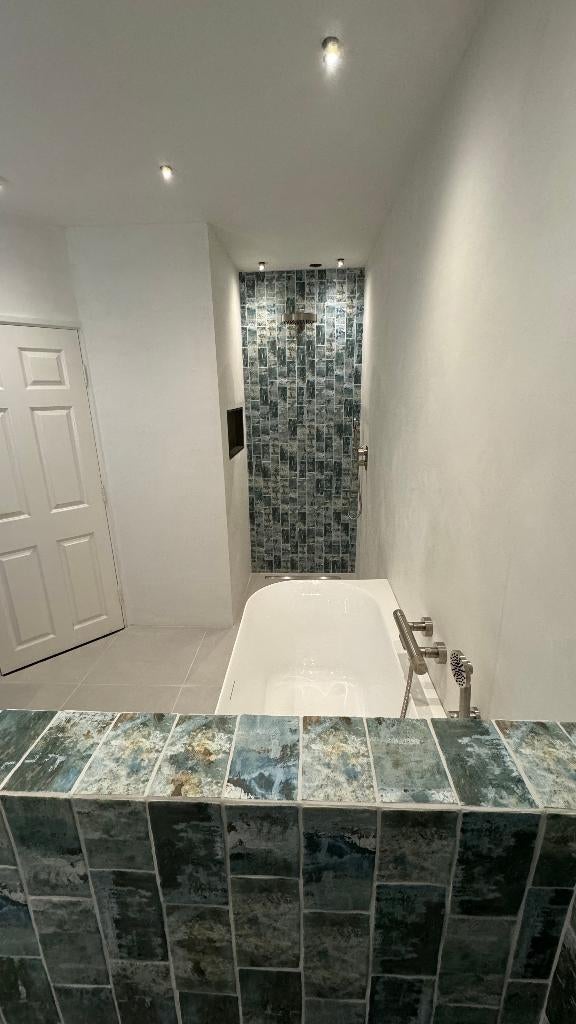 Foto 2 van Badkamerrenovatie 4600€Toiletrenovatie 2300€