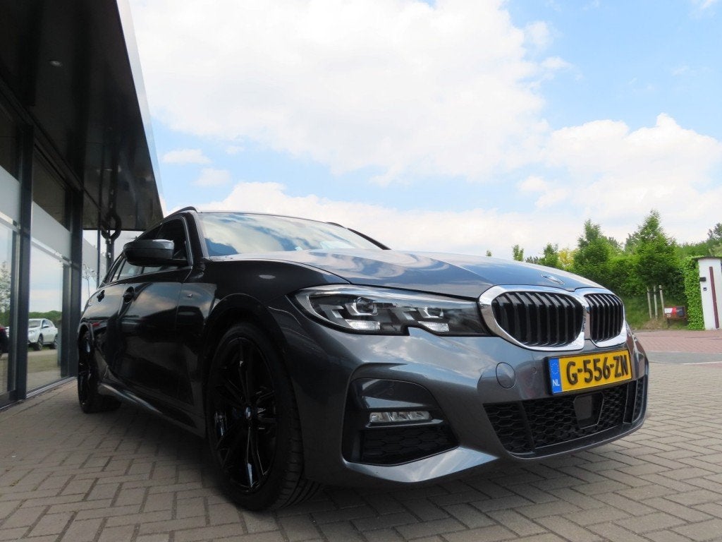Bmw 3-SERIE 330I Executive M-Sport Aut Ecc Acc Camera Navi L, Auto's, BMW, Automaat, 1998 cc, Achterwielaandrijving, Gebruikt