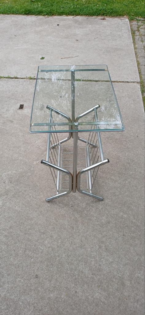 Jaren 70 bijzettafel- magazinerack- chromen en glas-compleet, Huis en Inrichting, Tafels | Bijzettafels, Minder dan 55 cm, Rond