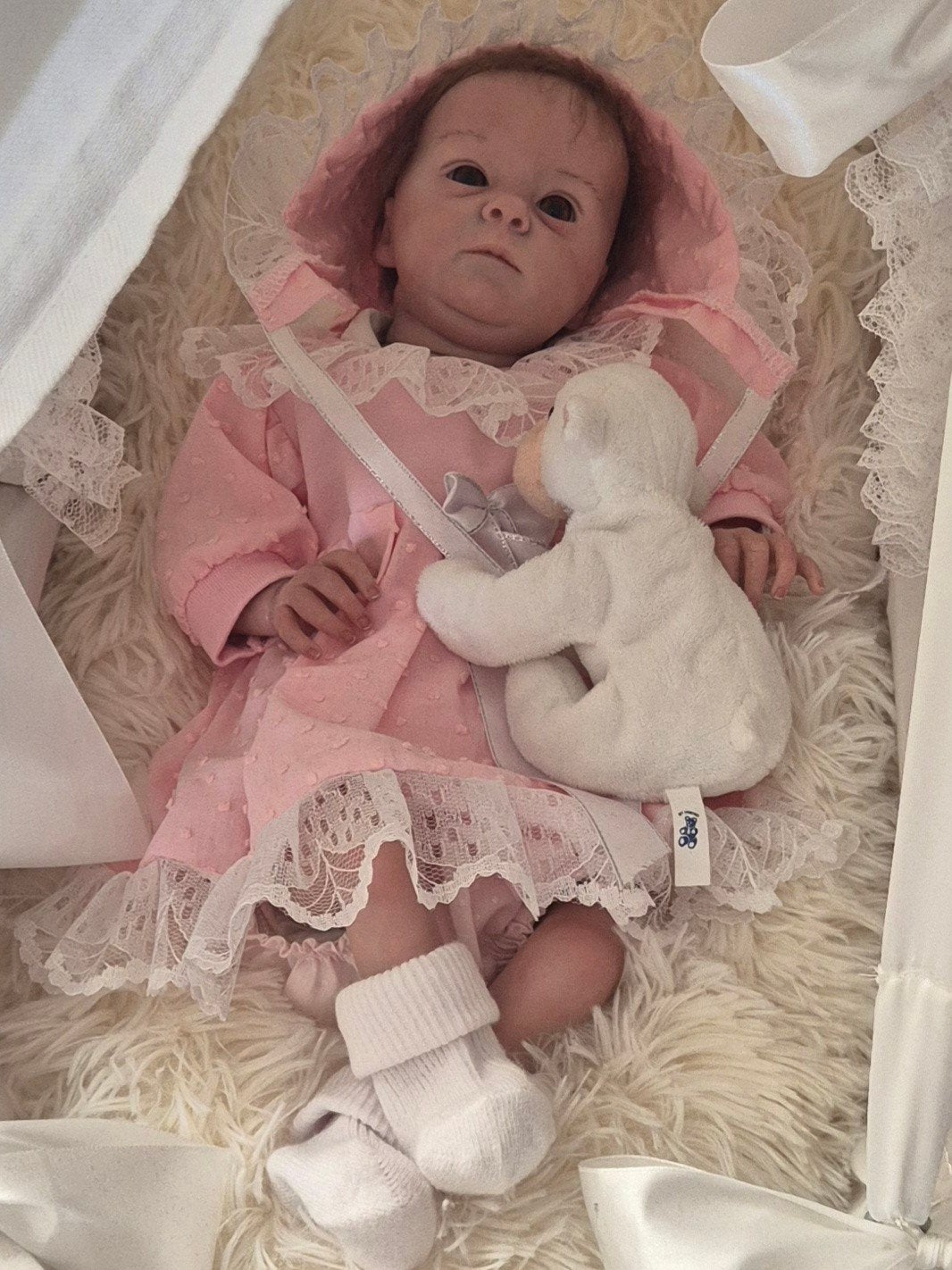 Reborn babypop in vintage poppenwagen, Ophalen, Gebruikt, Babypop, Levensecht of Reborn