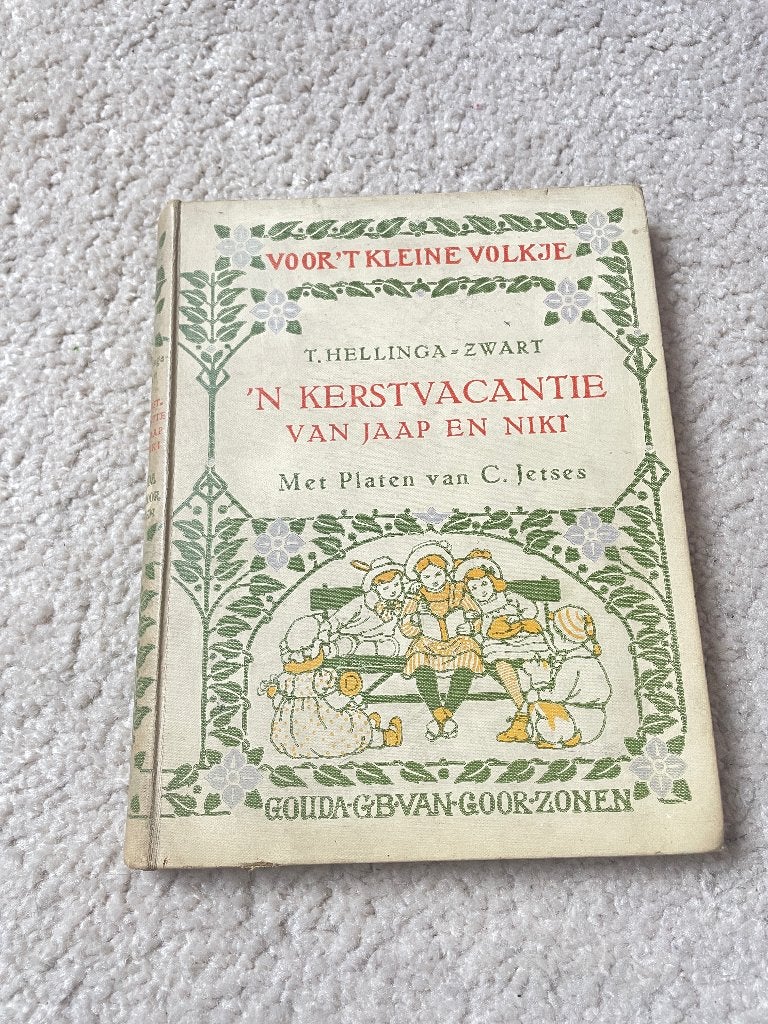 Boekje T. Hellinga - "'N Kerstvacantie van Jaap en Niki", Gelezen, Ophalen of Verzenden, T. Hellinga - Zwart, Fictie