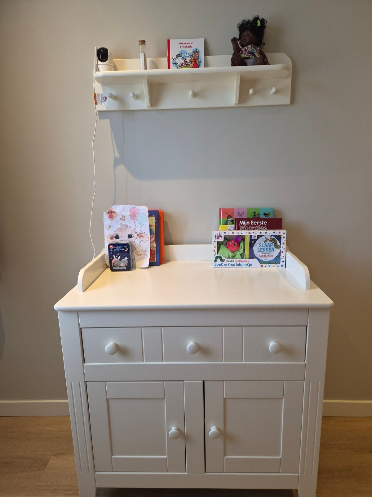 Complete babykamer  Wit (kast, ledikant, commode, wandplank), Kinderen en Baby's, Ophalen