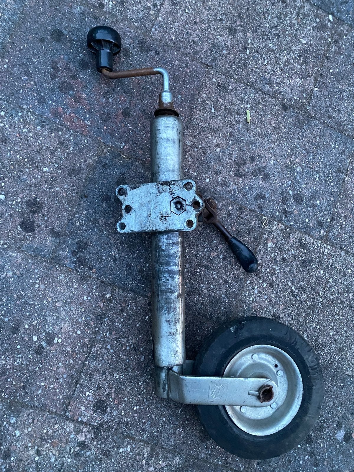 KNOTT neuswiel voor aanhanger/caravan, Ophalen, Gebruikt