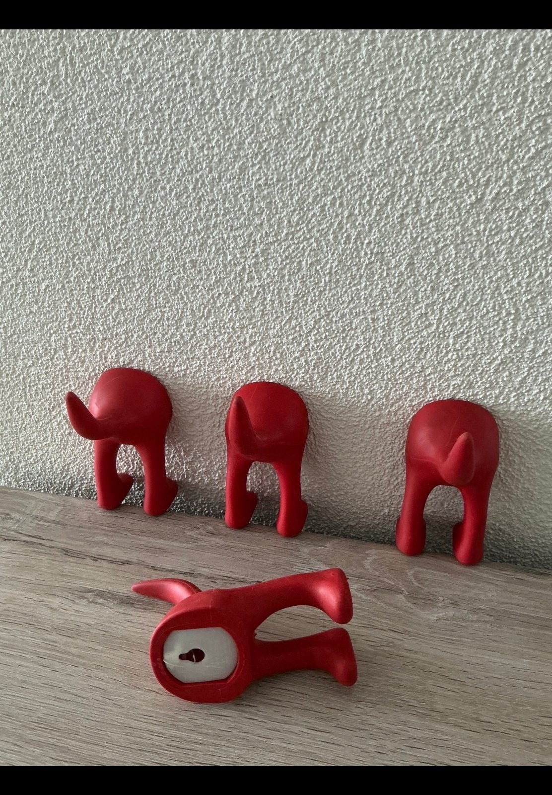 4 Stuk kapstokhaakje IKEA, The dog hook, hondenstaart knopje, Ophalen of Verzenden, Zo goed als nieuw, Minder dan 100 cm