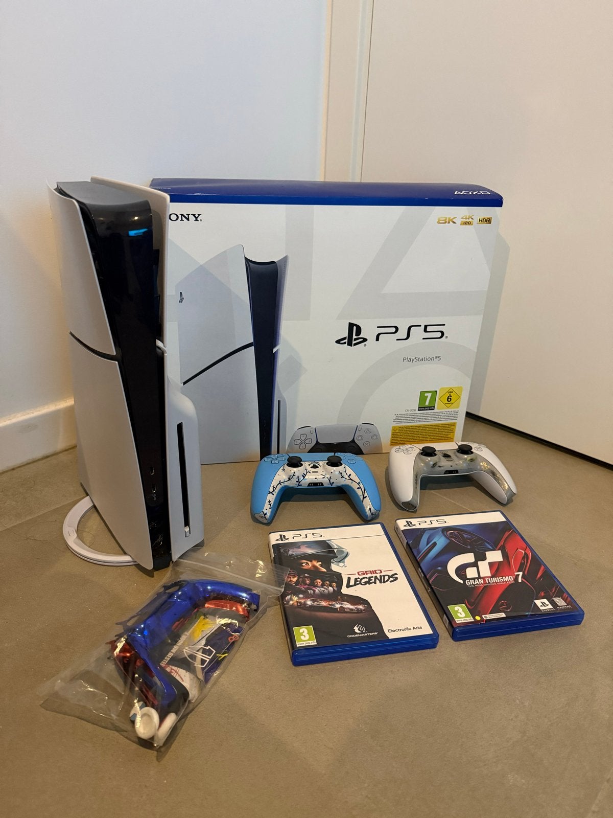 PlayStation 5 Slim met games, 2 controllers en accessoires, Spelcomputers en Games, Spelcomputers | Sony PlayStation 5, Ophalen