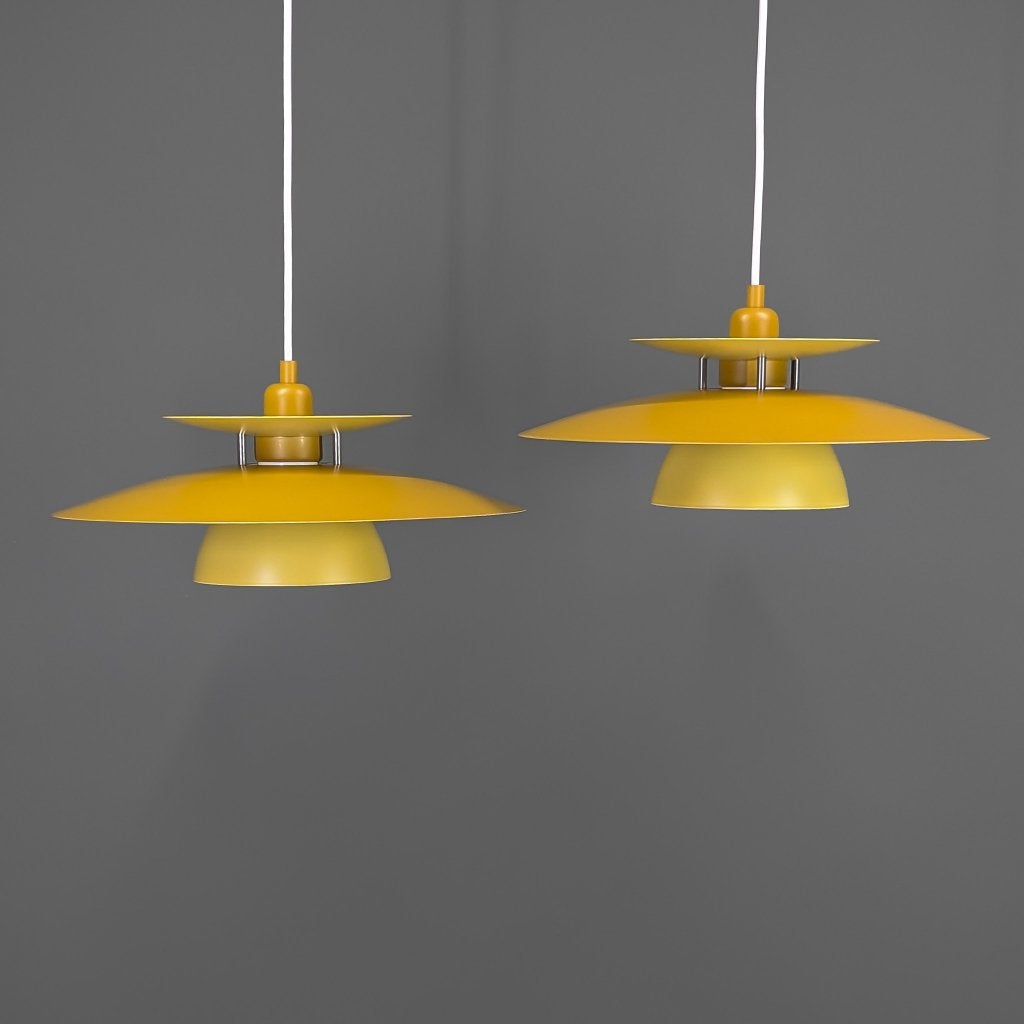 Set van 2 Scandinavische hanglampen – khaki mosterd – Ø40 cm, Zo goed als nieuw, Deens design, Overige materialen, E27 (groot)