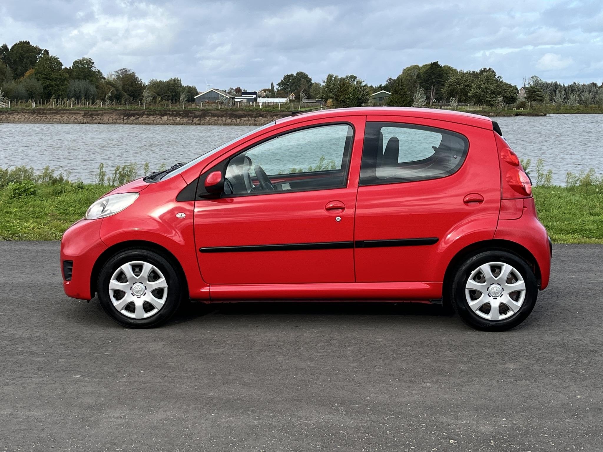 Peugeot 107 1.0-12V XS Airco, radio, elektrische ramen, Voorwielaandrijving, Euro 5, Stof, Gebruikt